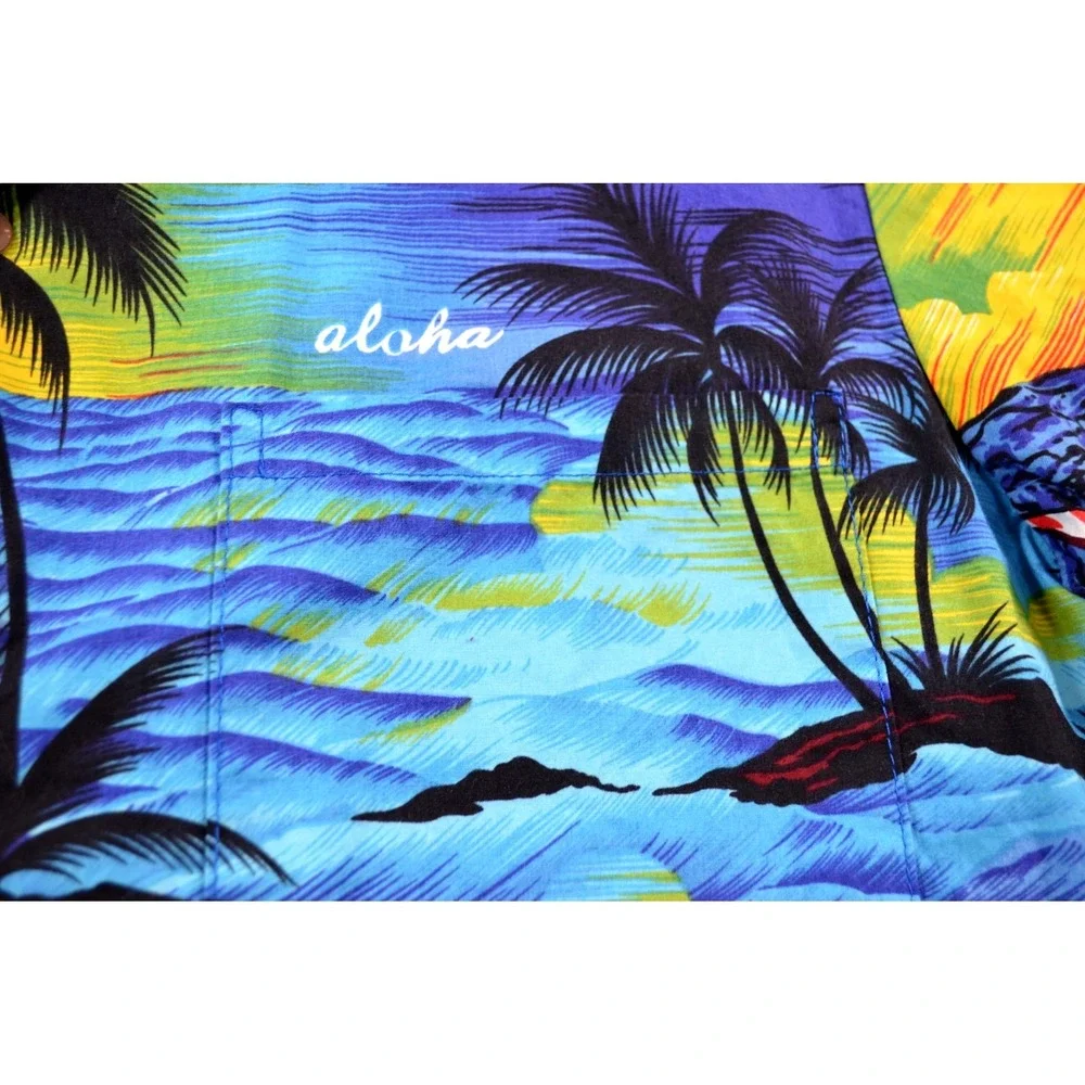 Royal Hawaiian Creations Aloha Tropical Shirt‎ Men's Medium Palm Trees Catamaran